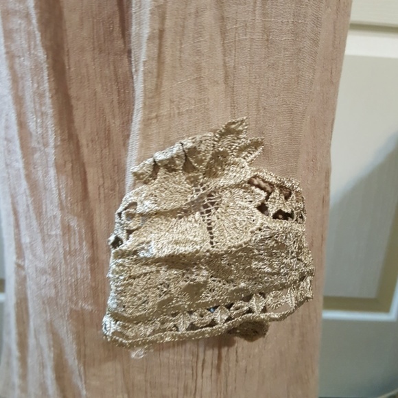 "Mad Style" Beautiful Embellished Tunic. Sz. Lg. - Picture 3 of 8